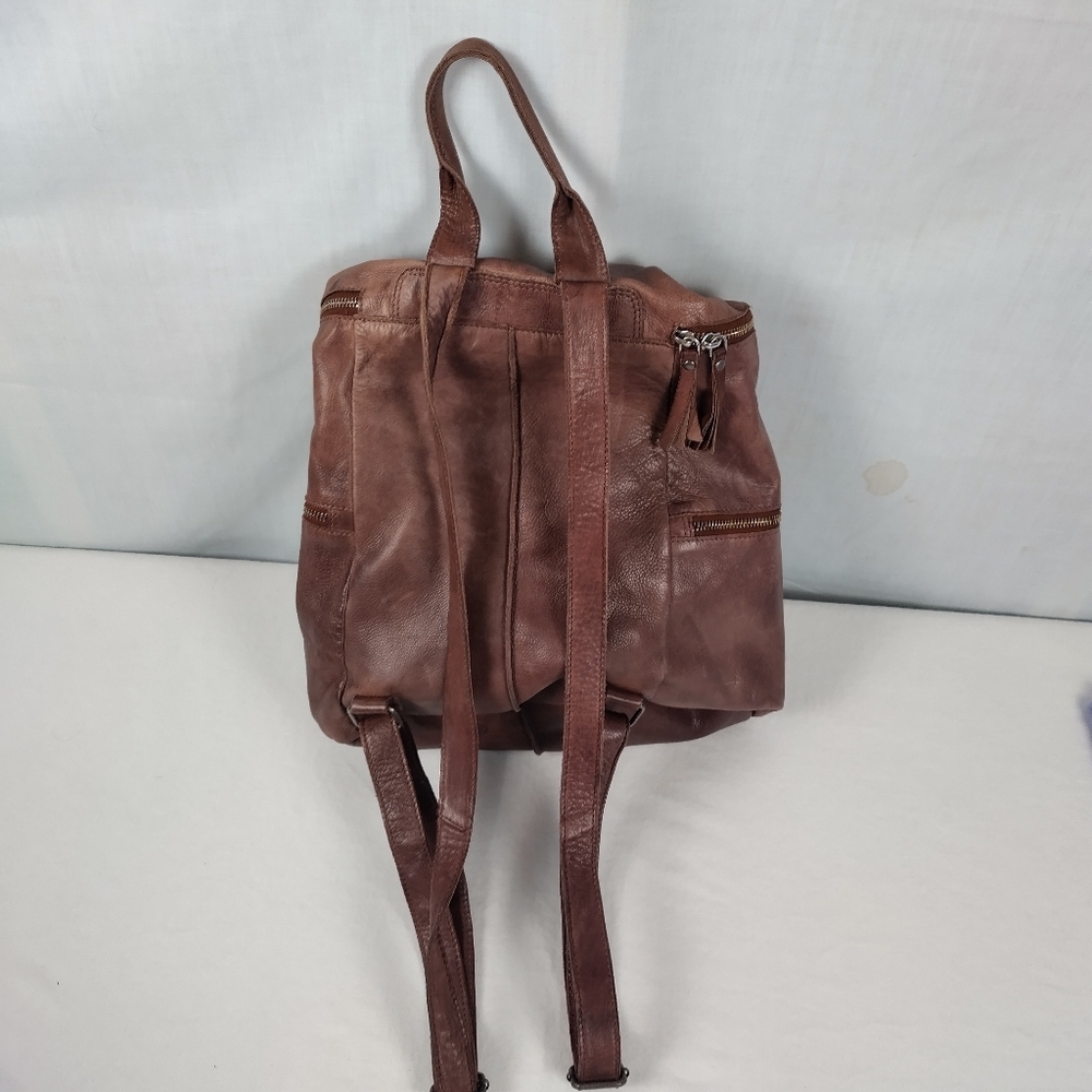 Elegant Brown Leather Backpack for Women - Picture 5 of 16